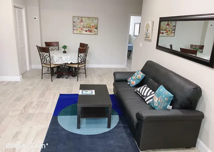 Beautiful Bedroom At Central Baltimore